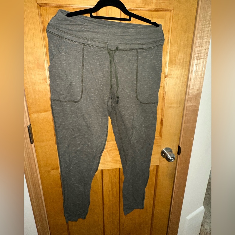 Lucy Activewear Olive Green High Waisted Jogger Medium Women’s